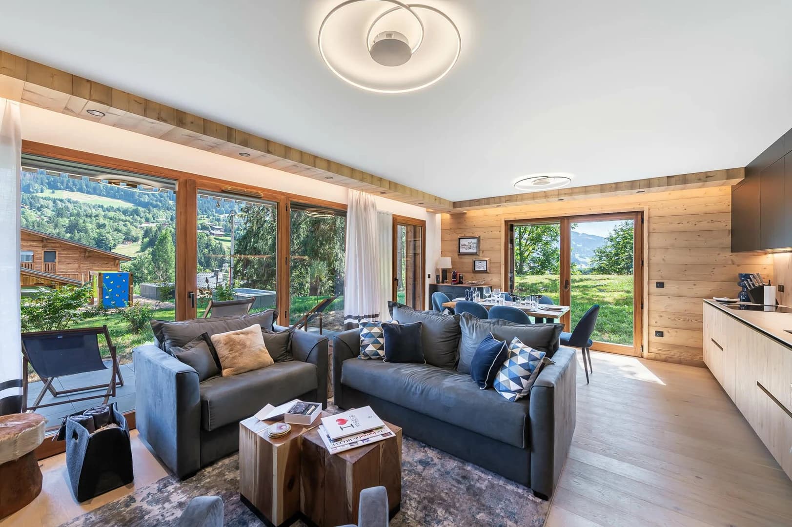 Silver Lodge A02 — Villaret