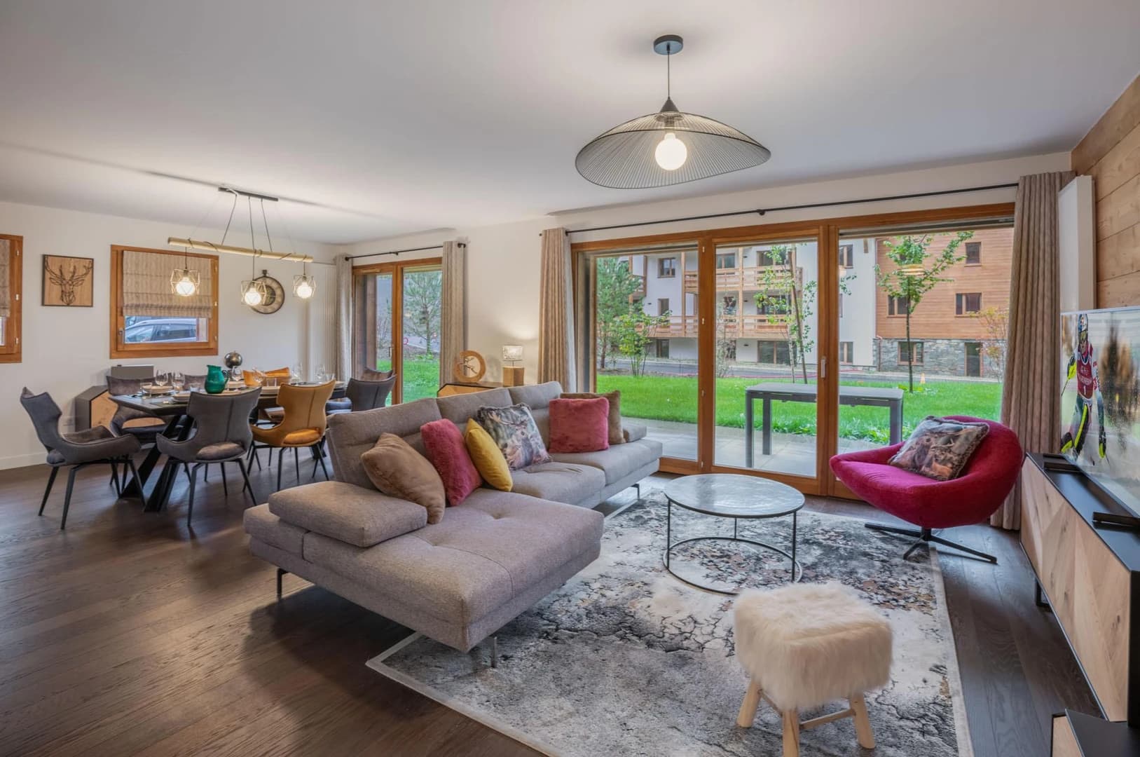 Silver Lodge B01 — Villaret