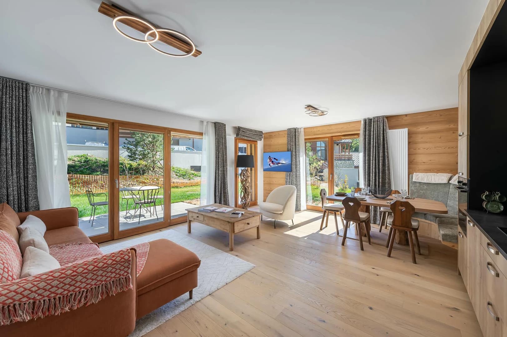 Silver Lodge C02 — Villaret