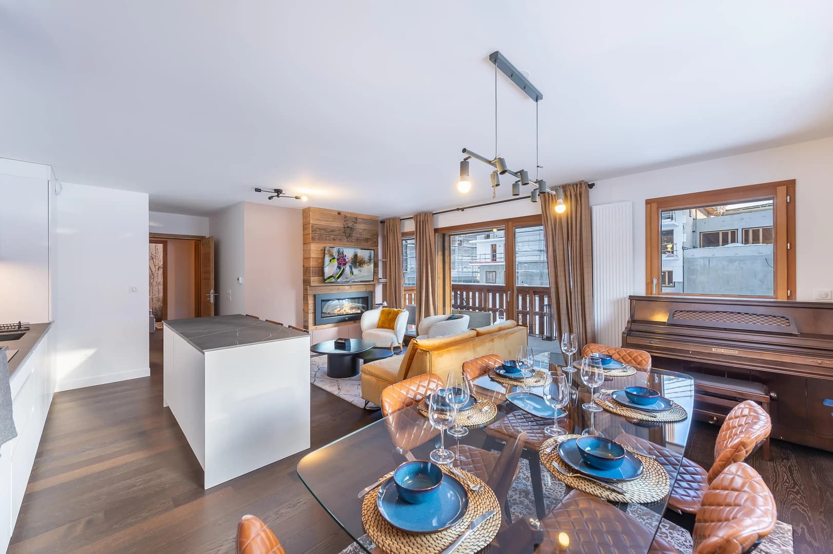 Silver lodge C12 — Villaret