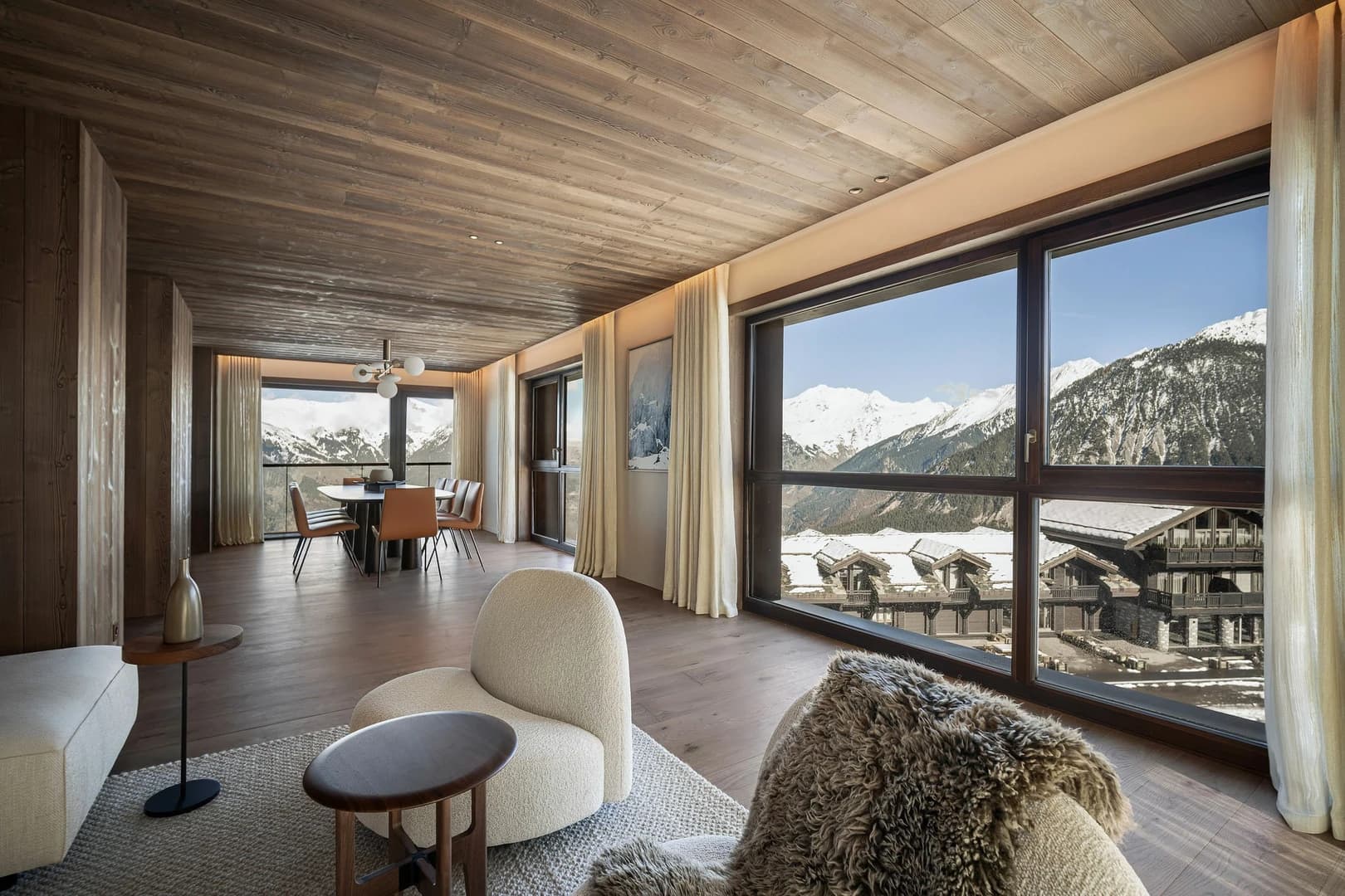 Atmosphere 702 — Courchevel 1850