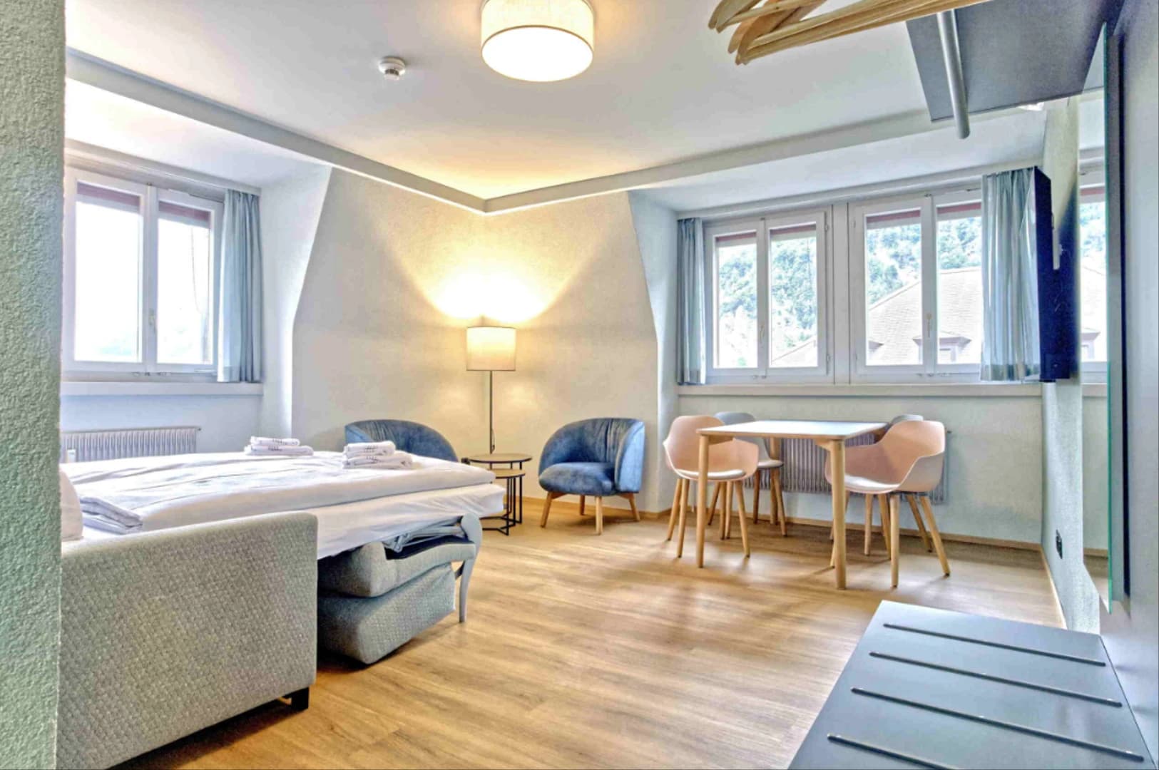 BANK House xL 403 — Interlaken